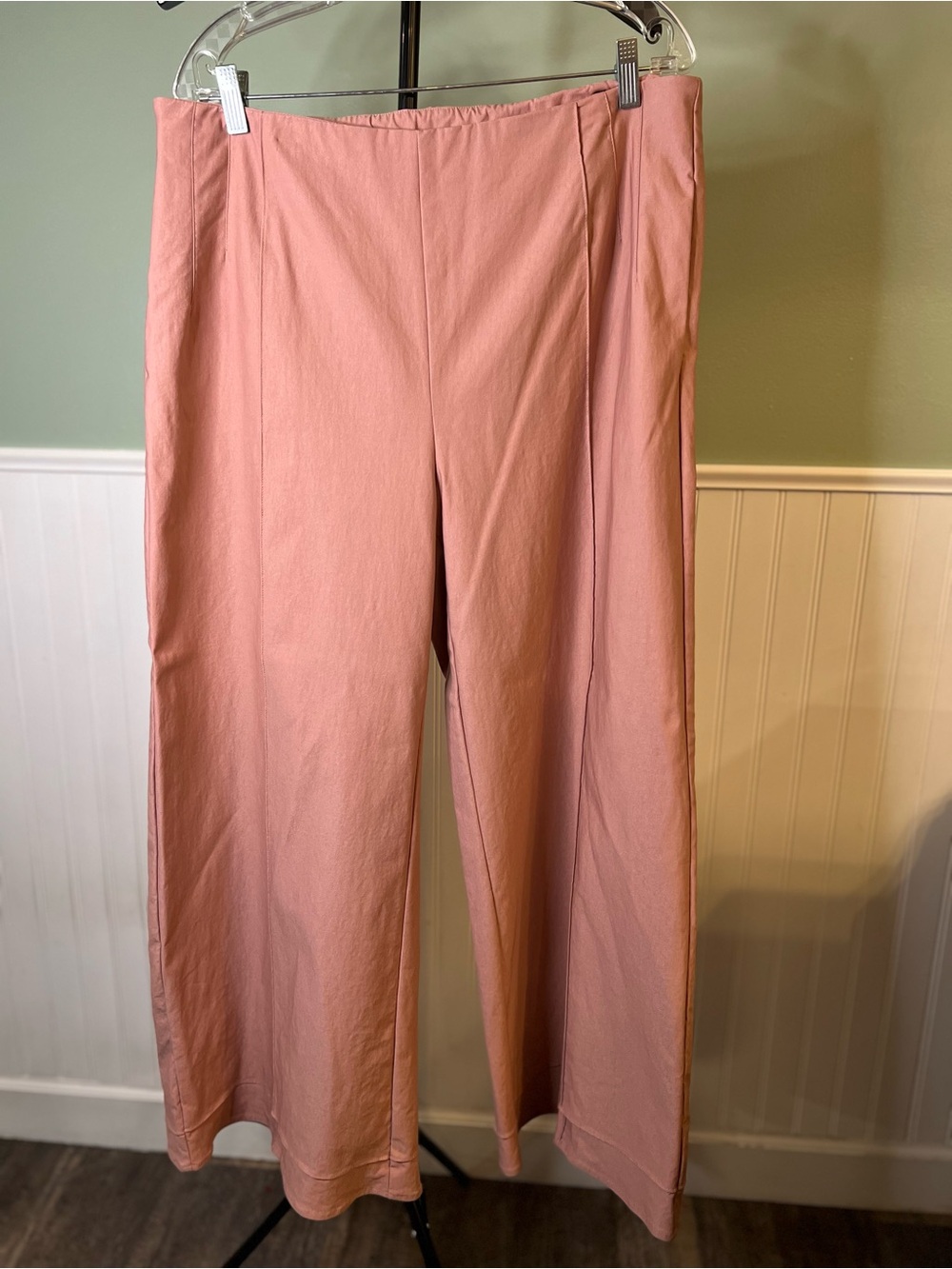 Like New- HALARA Dusty Rose Wide-Leg Pants. Size XL
